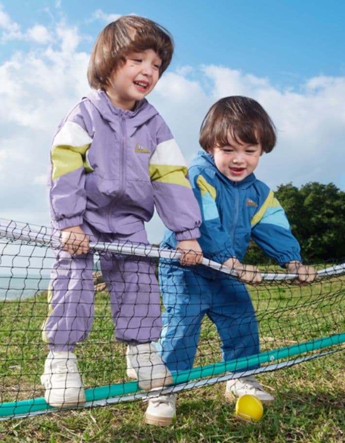 スポーツウェア キッズ アクティブキッズ ウインドブレーカーセット
