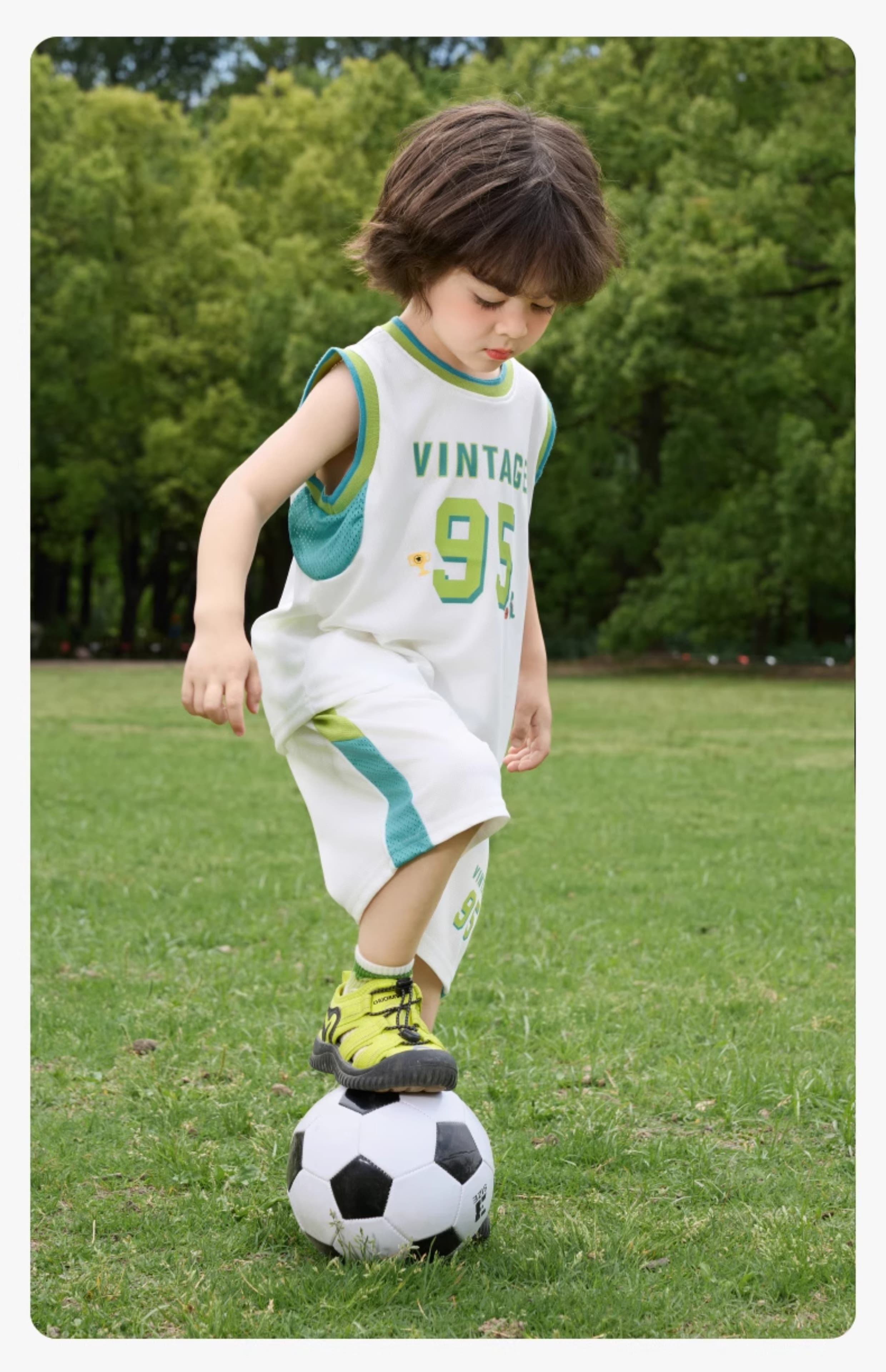 スポーツウェア キッズ爽快サッカーセットアップ