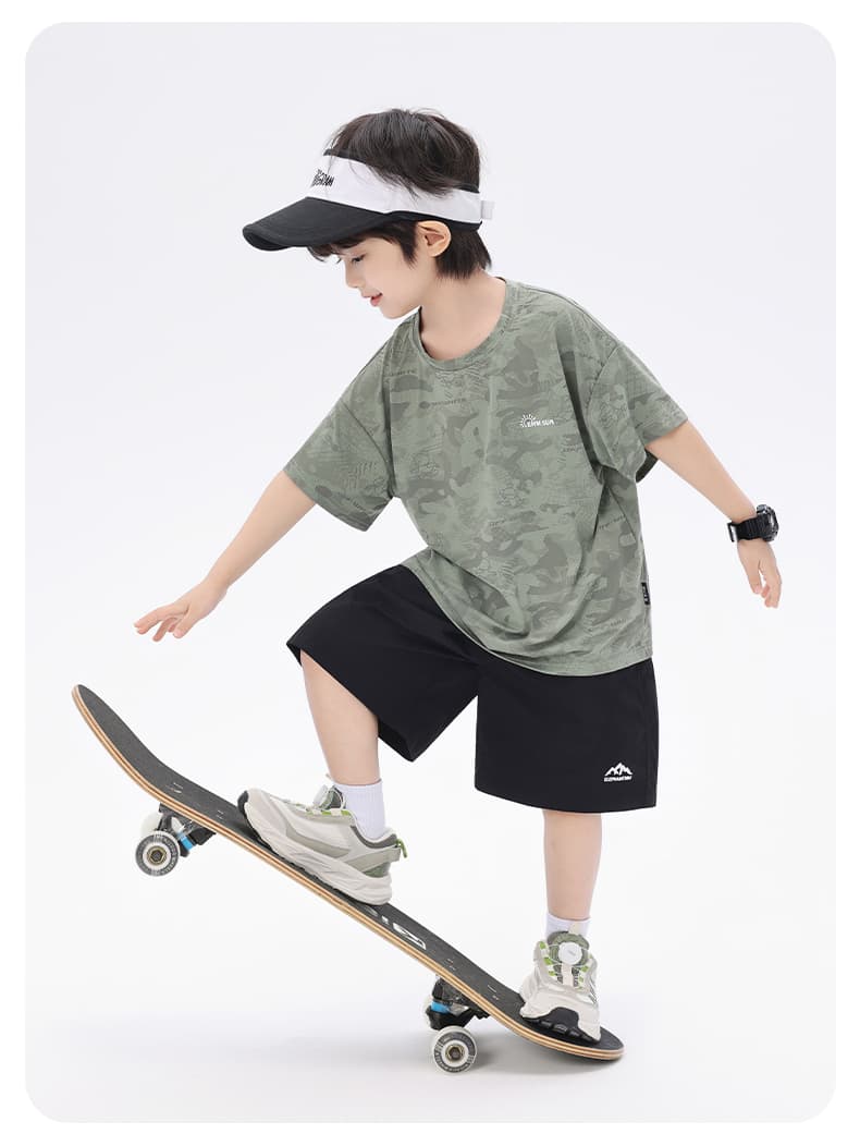 スポーツウェア アクティブキッズ 迷彩柄セットアップ